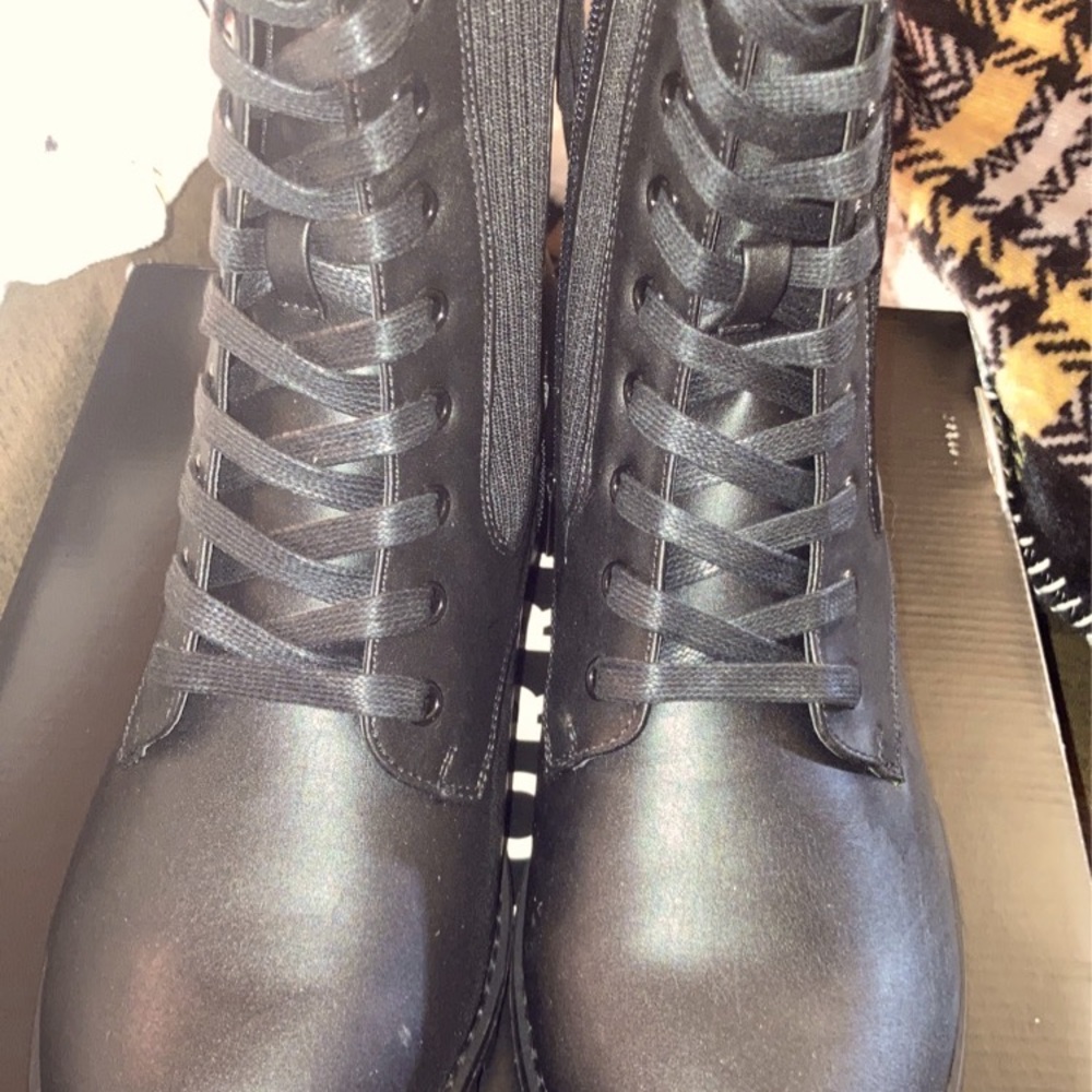 Ribbed Zip Up Combat Boots Size 10 Torrid NEW WITH TAGS AND BOX